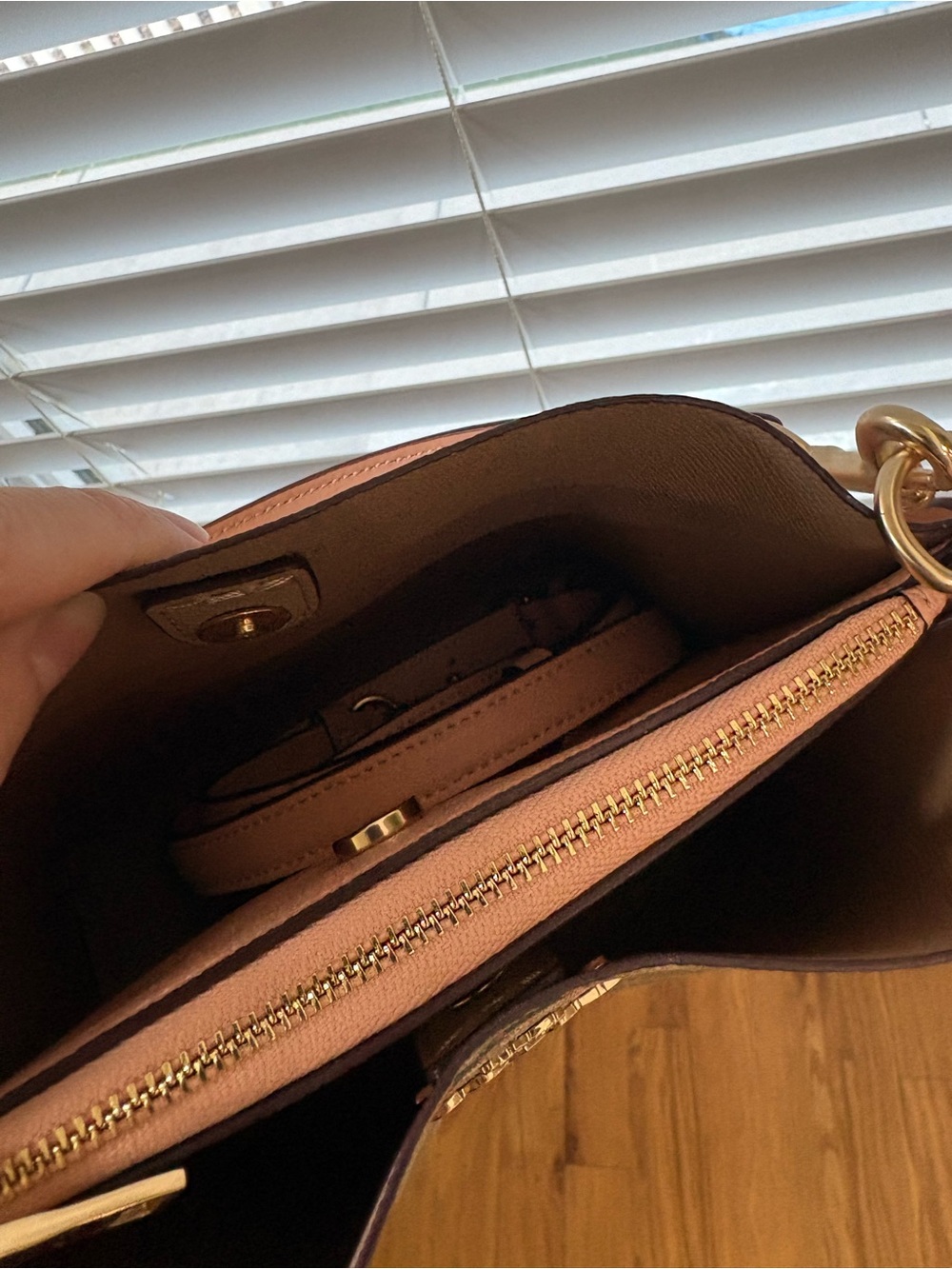 Coach mollie Pink Signature Strawberry Print Bucket Bag - Picture 4 of 5
